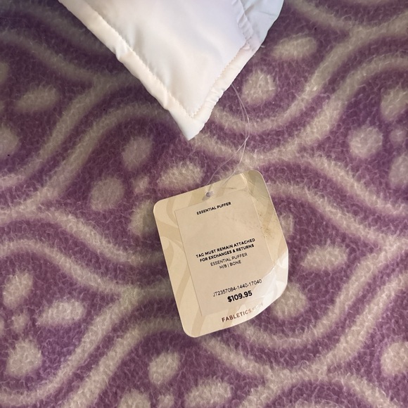 Fabletics Cream Puffer Jacket - Picture 4 of 5